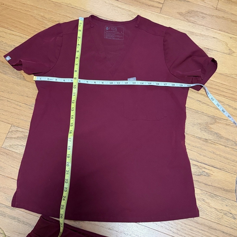 FIGS Burgundy Scrub Set Catarina Top Zamora Joggers Medium Petite Nurse Workwear - Picture 10 of 12